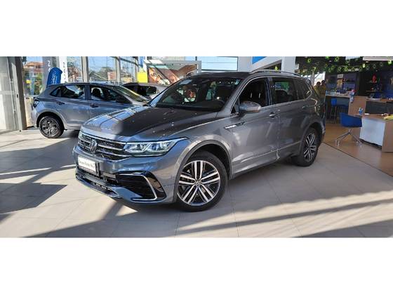 VOLKSWAGEN TIGUAN 2.0 300 TSI GASOLINA ALLSPACE R-LINE AUTOMÁTICO VOLKSWAGEN TIGUAN 2.0 300 TSI GASOLINA ALLSPACE R-LINE AUTOMÁTICO